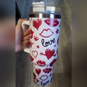 40 oz handle tumbler kisses